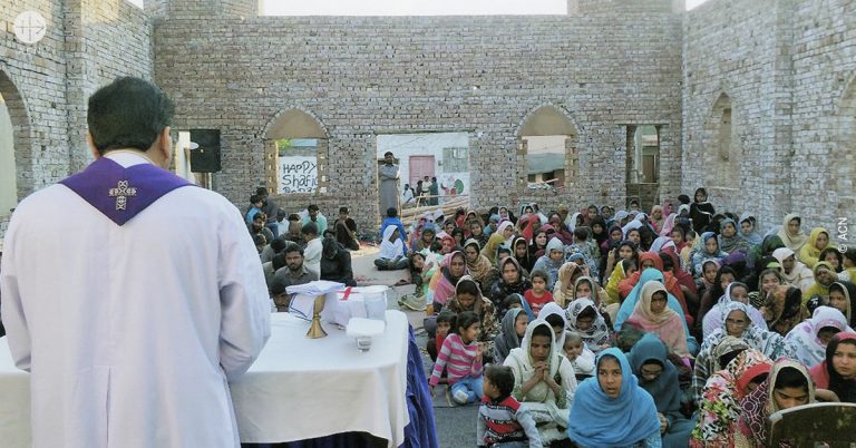 Pakistan: Help to complete a church in Issanagri